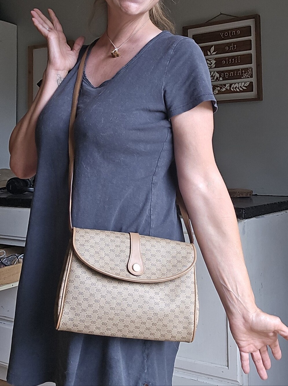 EUC Vintage Gucci Crossbody - Picture 11 of 16